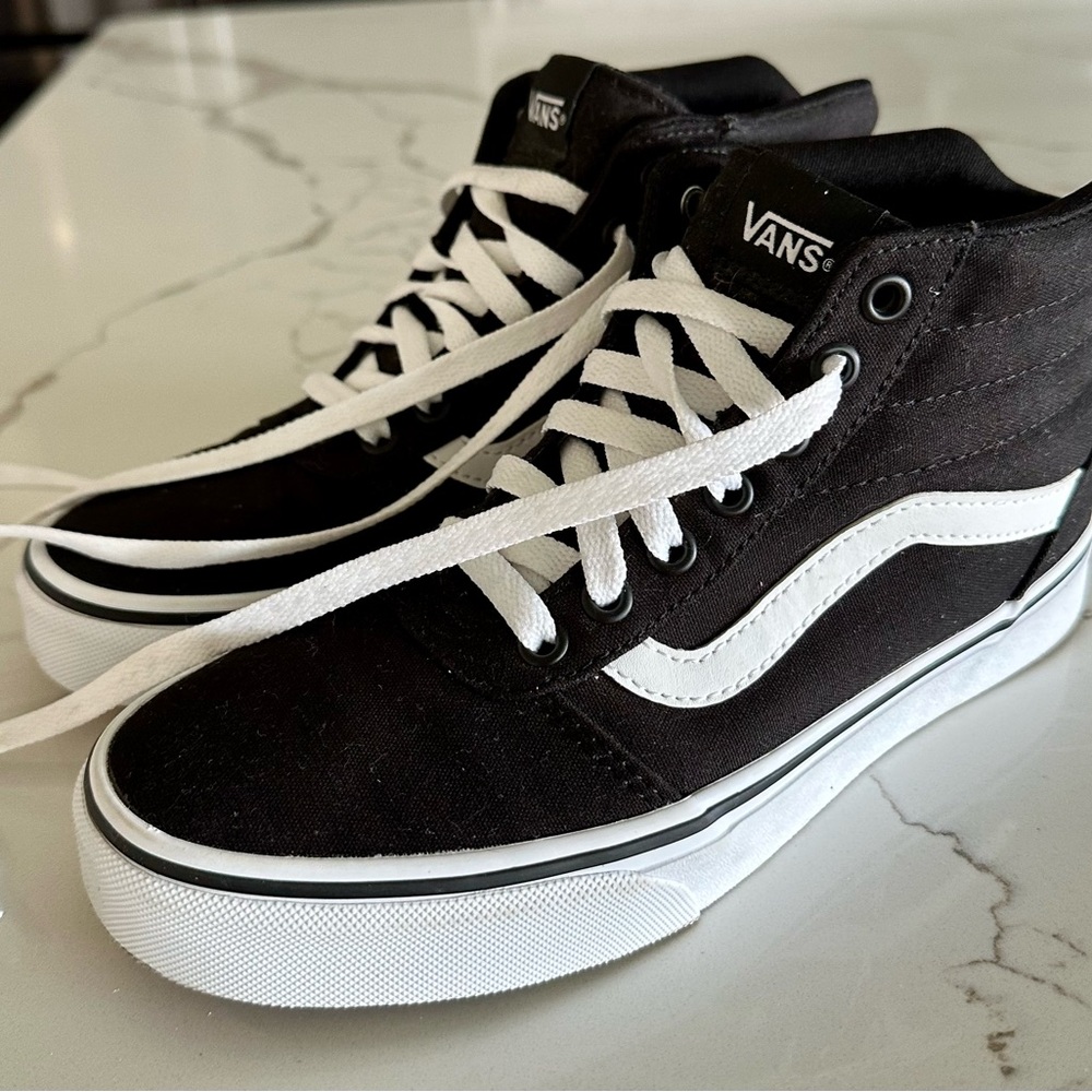 Vans Sk8-Hi Shoe Black and White